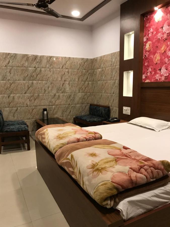 Hotel Natraj Bulandshahr Ngoại thất bức ảnh