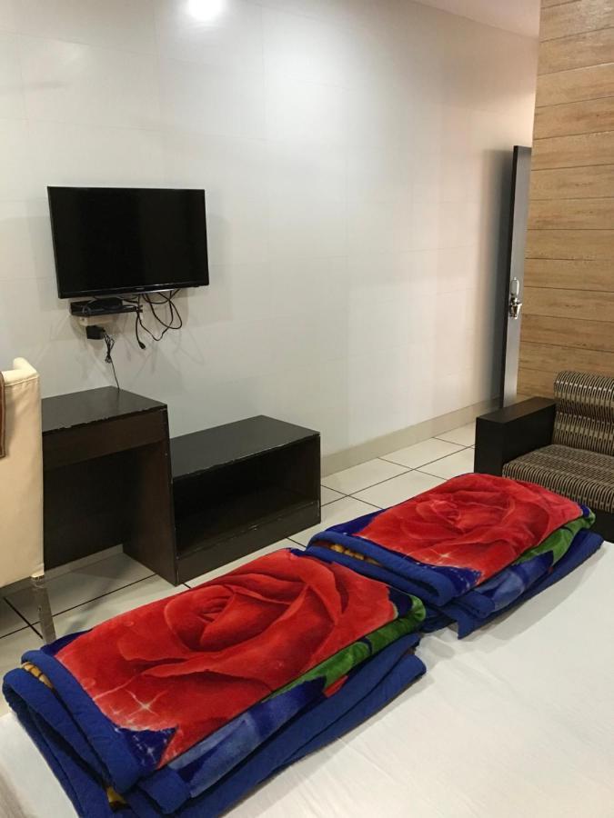 Hotel Natraj Bulandshahr Ngoại thất bức ảnh