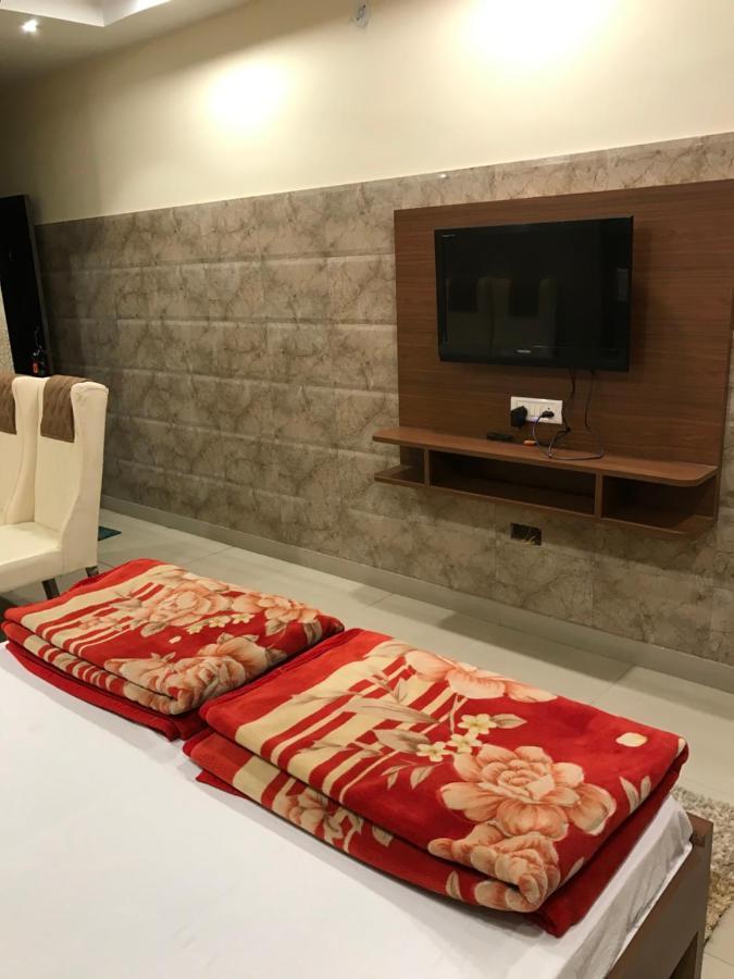 Hotel Natraj Bulandshahr Ngoại thất bức ảnh
