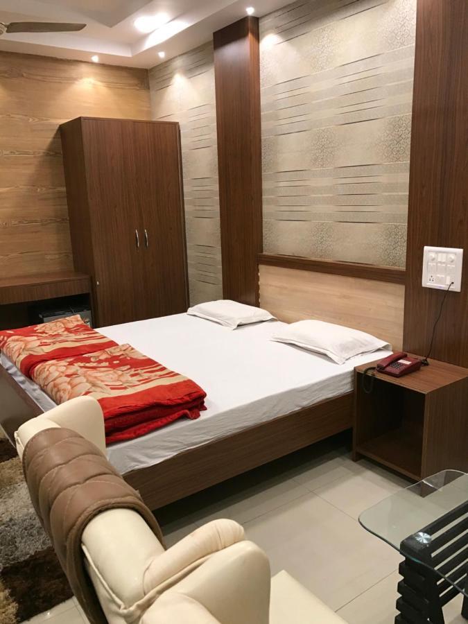 Hotel Natraj Bulandshahr Ngoại thất bức ảnh