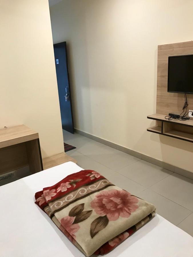 Hotel Natraj Bulandshahr Ngoại thất bức ảnh